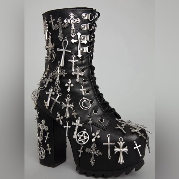 ✨🆕Dolls Kill Shoes!BN!NEVER WORN!Idol Worship Charm Boots Sz 8 SOLD OUT! - Picture 6 of 9